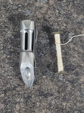 Vintage Singer 128 Vibrating Shuttle Sewing Bobbin Bullet + 1 Bobbin